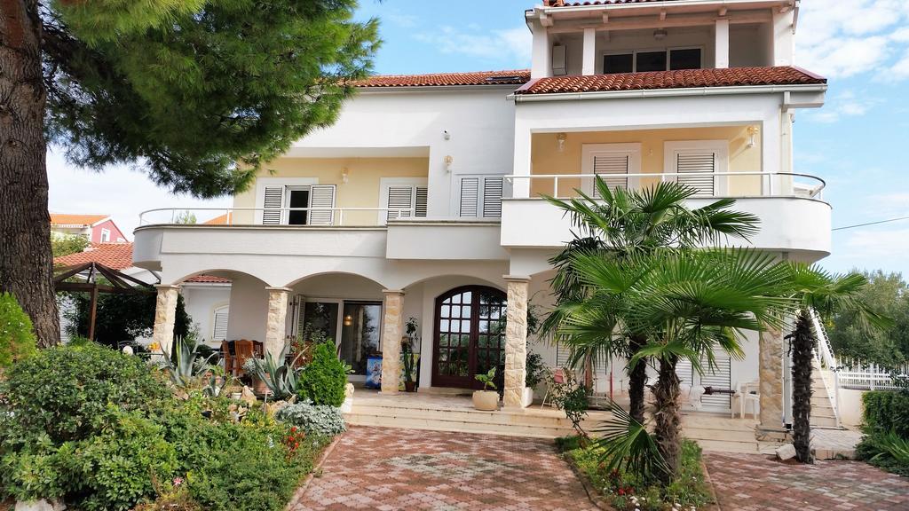 Apartments Little Castle Водице Екстериор снимка