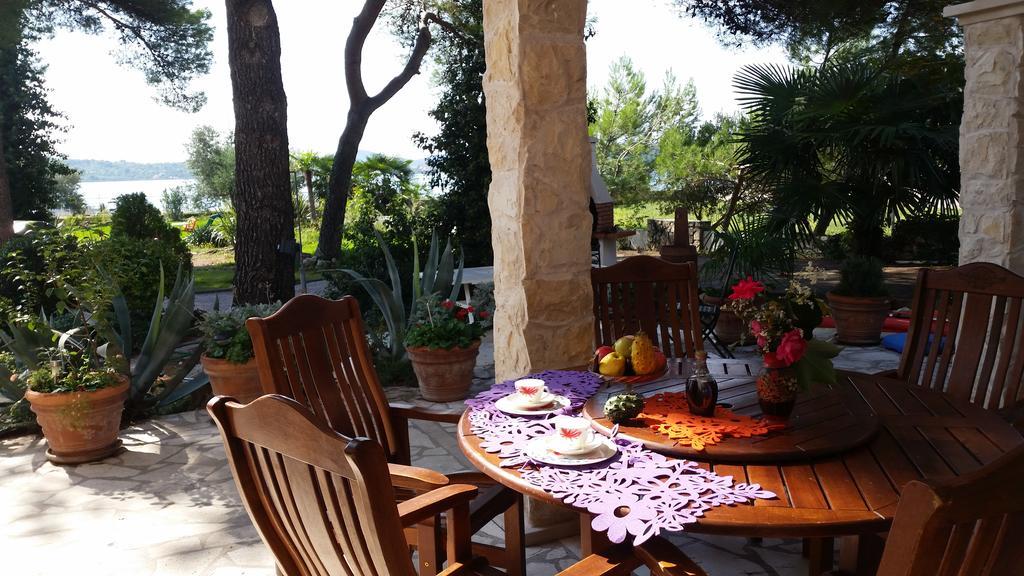 Apartments Little Castle Водице Екстериор снимка