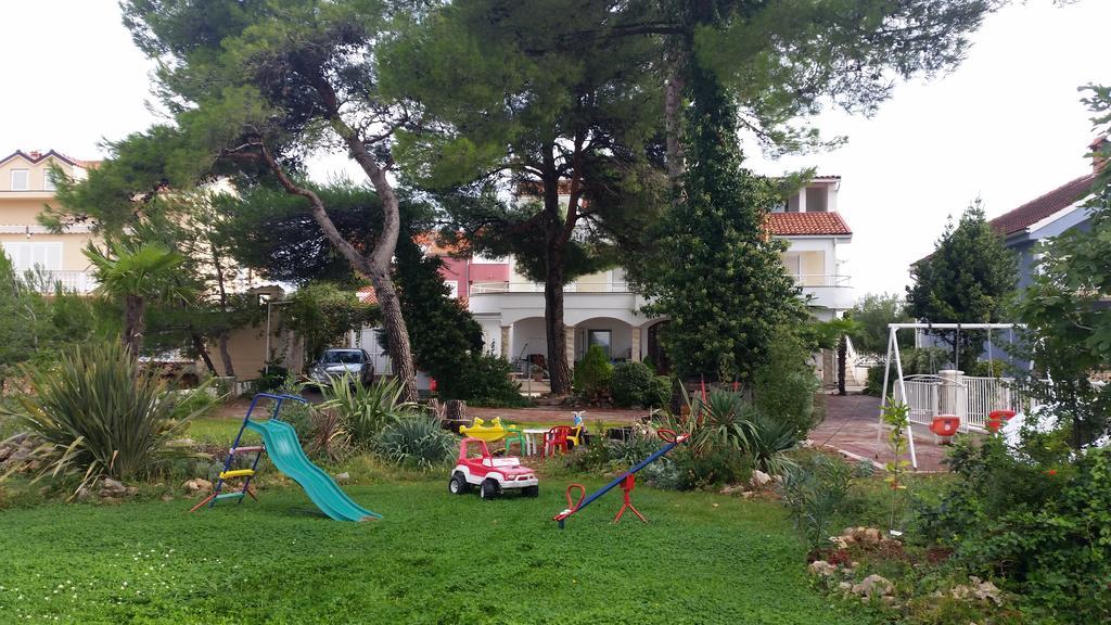 Apartments Little Castle Водице Екстериор снимка