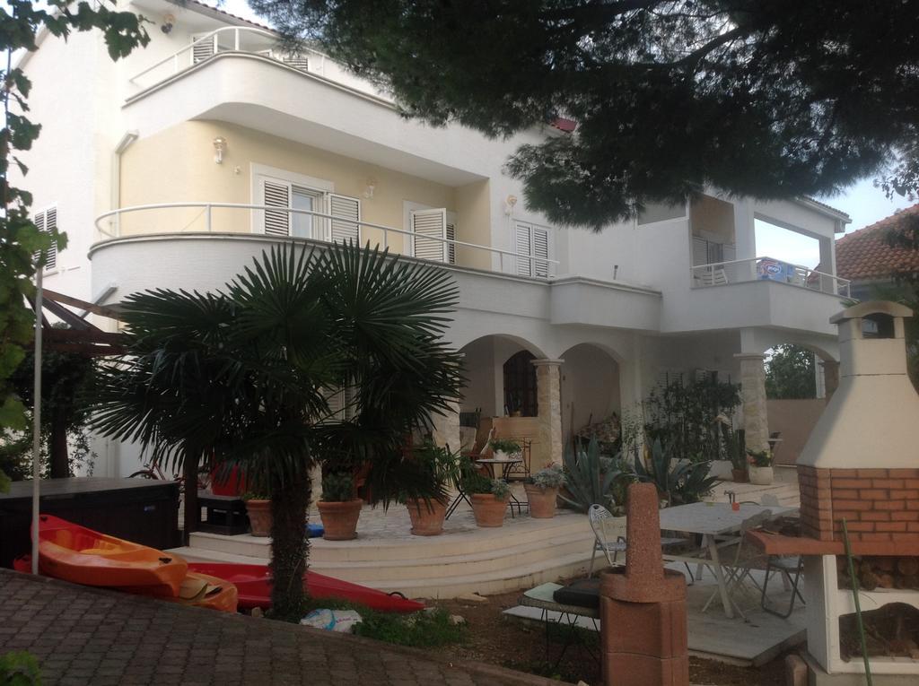 Apartments Little Castle Водице Екстериор снимка