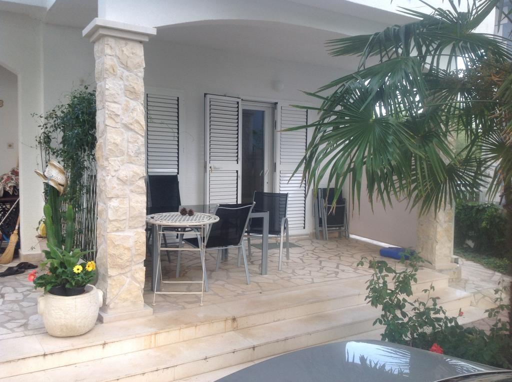 Apartments Little Castle Водице Стая снимка