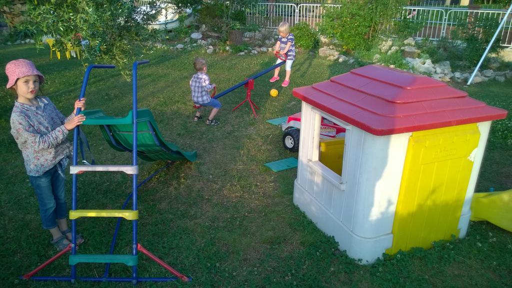 Apartments Little Castle Водице Екстериор снимка