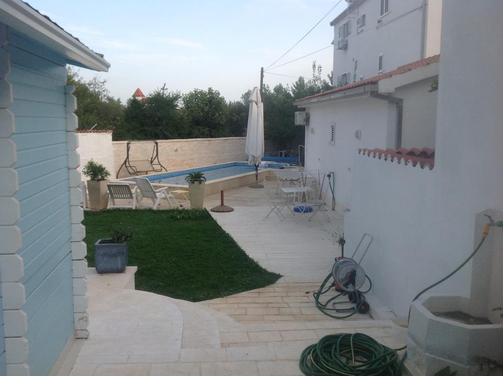 Apartments Little Castle Водице Екстериор снимка